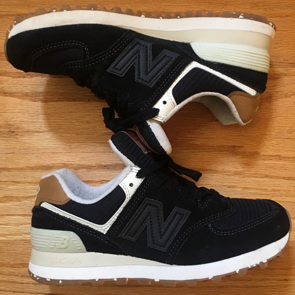 NEW BALANCE 574 NWOT